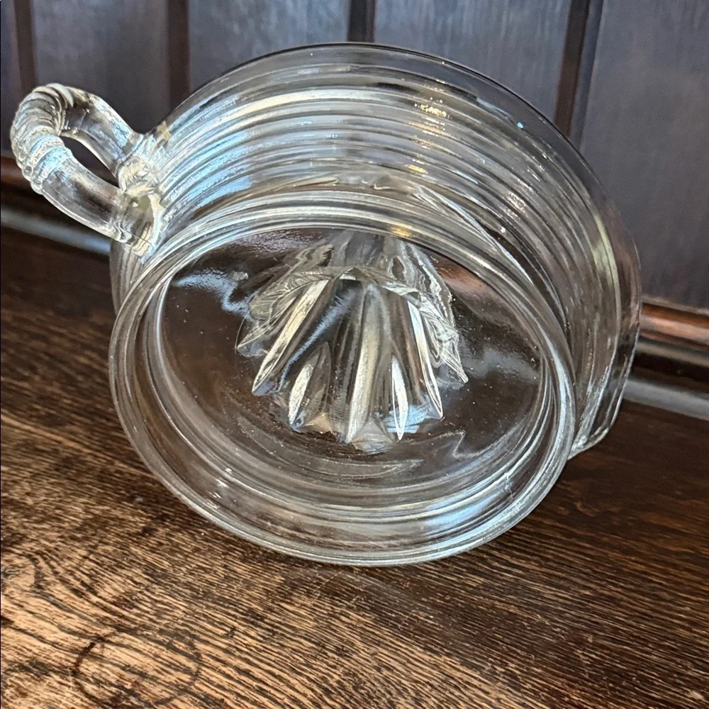 Elegant Clear Glass Citrus Juicer